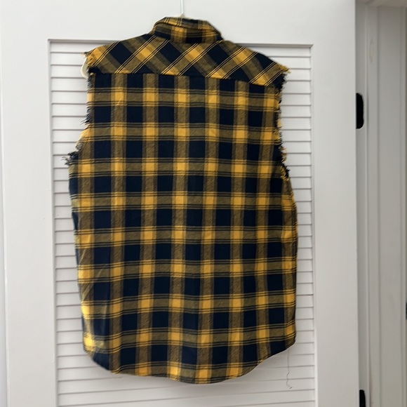Button down flannel - Picture 5 of 5